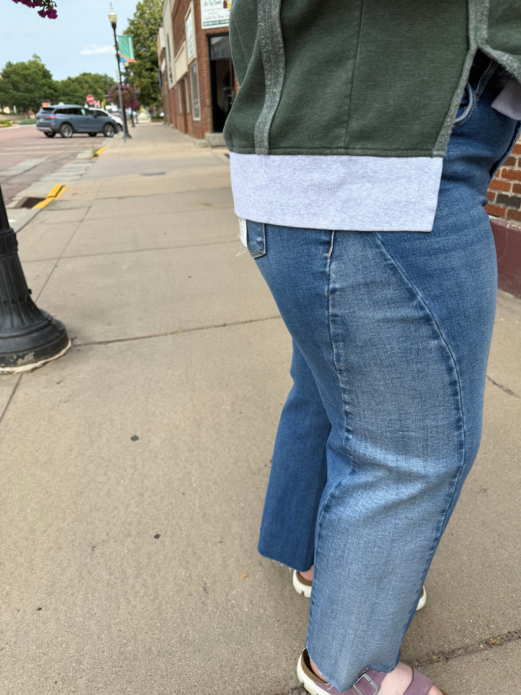 Andie Contrast Barrel Denim