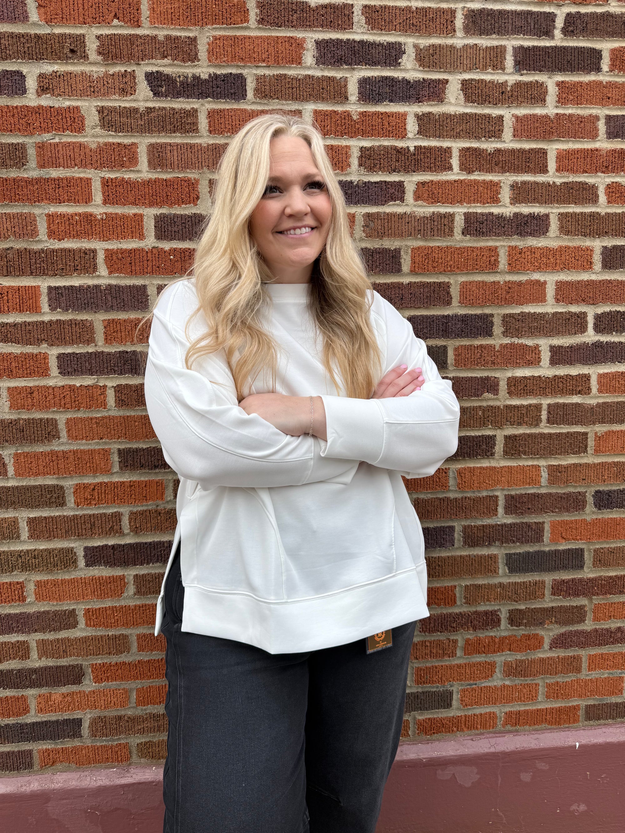 The Iyla Pullover