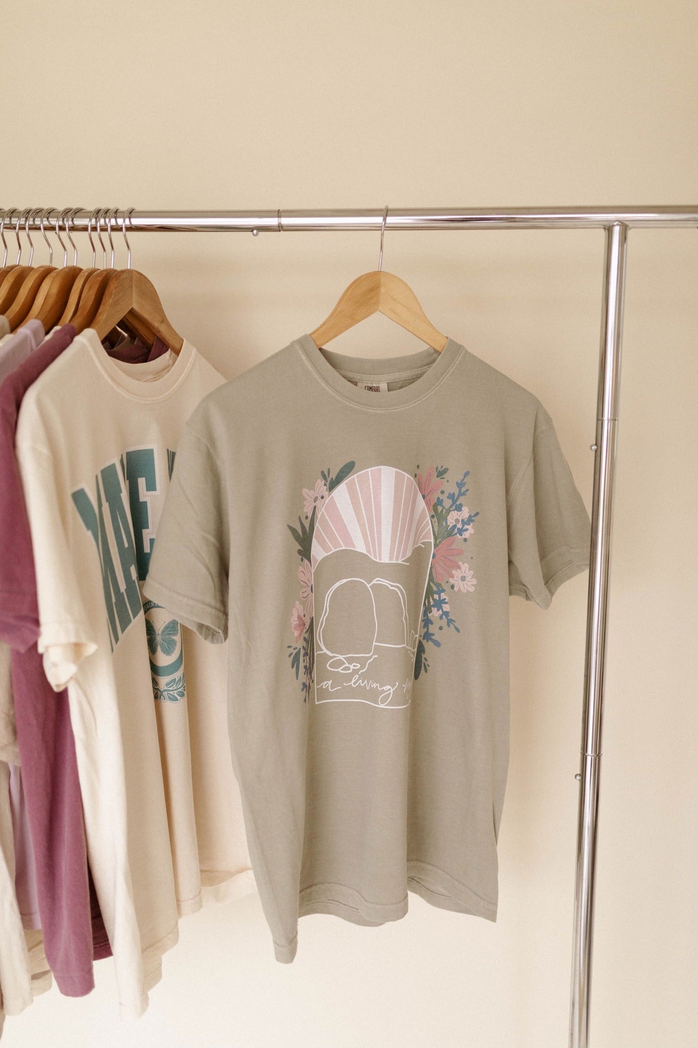 A Living Hope Graphic Tee: Easter Collection